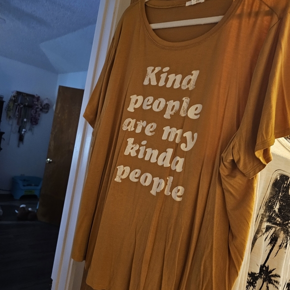 Plus size womans tshirt - Picture 2 of 2